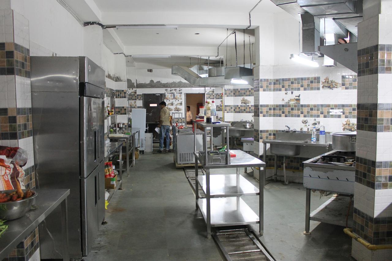 פורי Hotel Balaji International מראה חיצוני תמונה