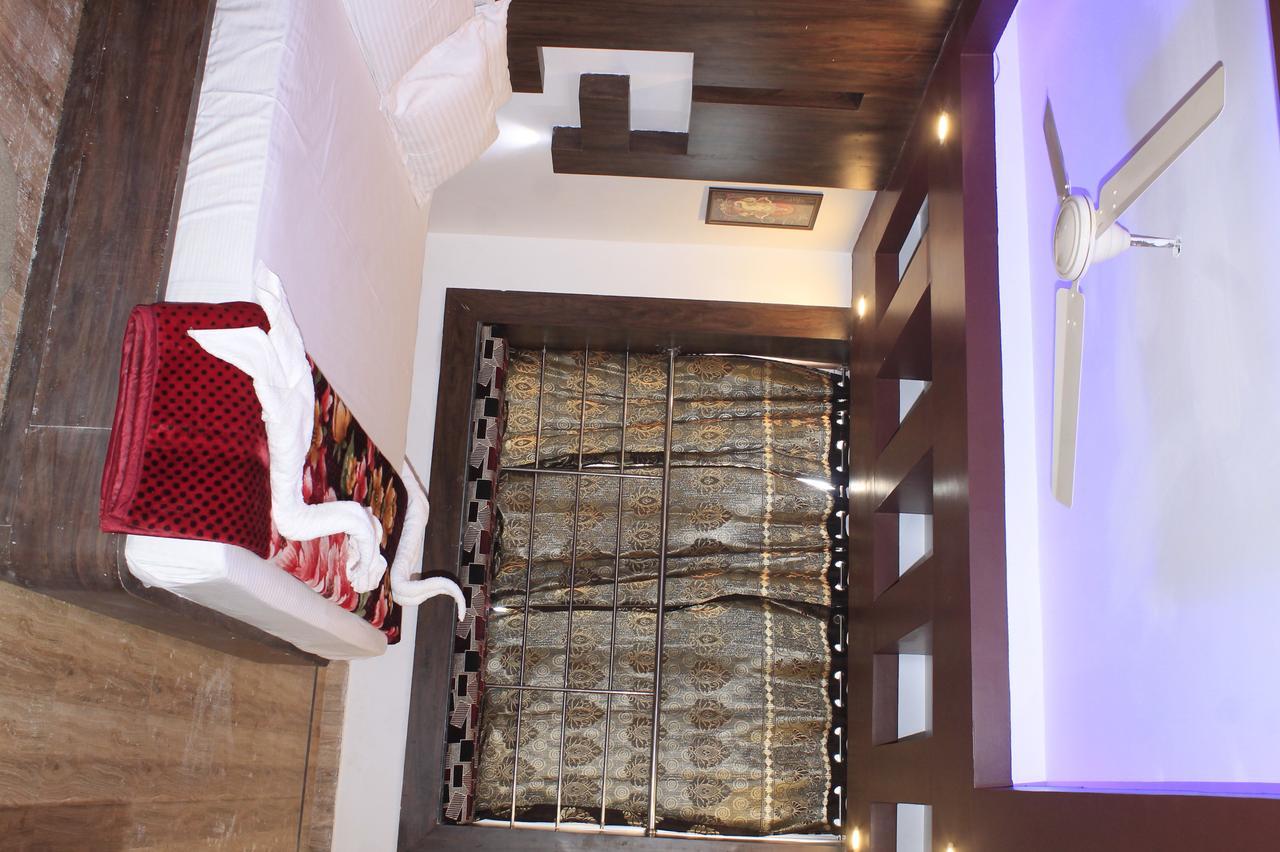 פורי Hotel Balaji International מראה חיצוני תמונה
